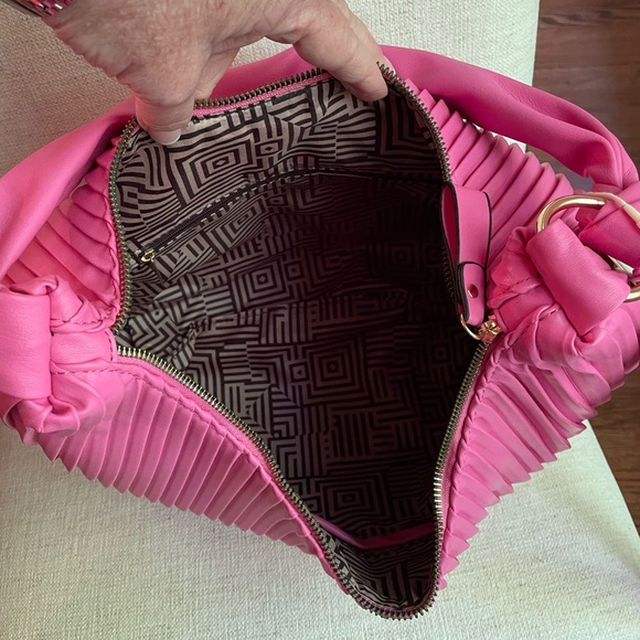 ❌❌SOLD❌❌Kayla & Ava🎉PRICE DROP🎉Pink Pleated Hobo Bag - Picture 7 of 10